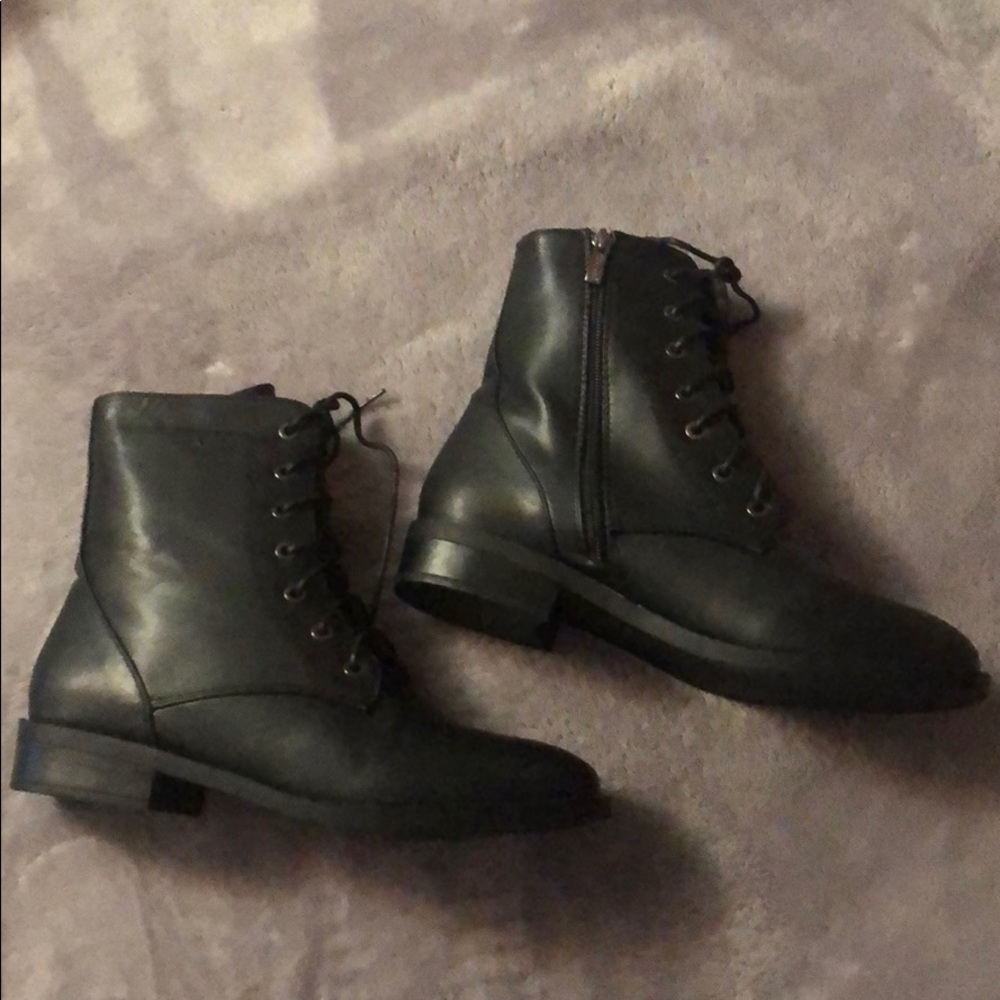 Wee boo black lace up boots